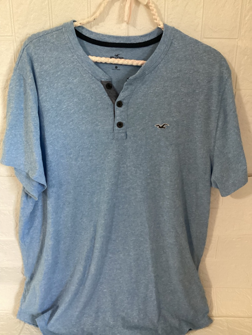 Hollister Henley Shirt Mens XL Light Blue Heather Short Sleeve As-Is Stain